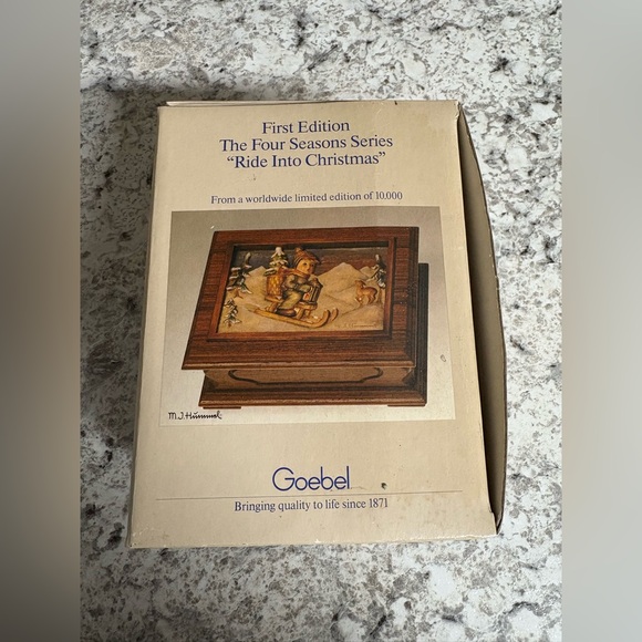 1986 Goebel Hummel First Edition Ride into Christmas Music Box - New in Box - Picture 11 of 11
